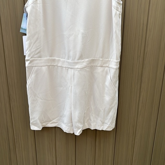 Aritzia Babaton Ozzy Romper size 6 Pockets Back Slit Detail Japanese Fabric NWT - Picture 4 of 16